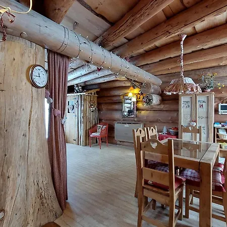 2 Bedroom Awesome In Holiday home *