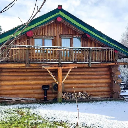 2 Bedroom Awesome In Hébergement de vacances *