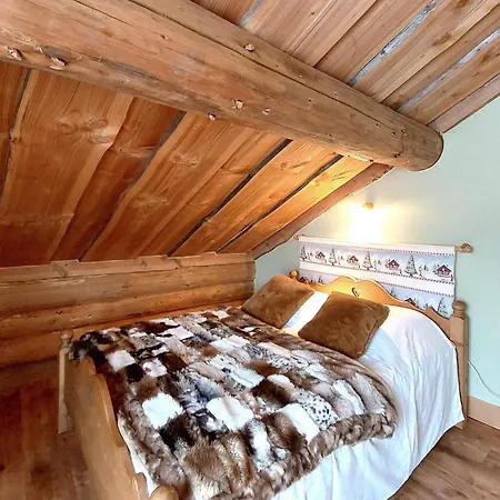 2 Bedroom Awesome In Holiday home